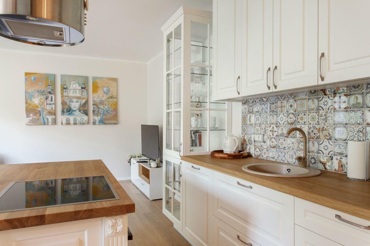 #stayhere 3bdr Modern & Stylish - Heart Of Old Town By Houseys Wilna